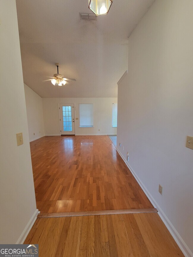 Building Photo - 153 Windsor Cir