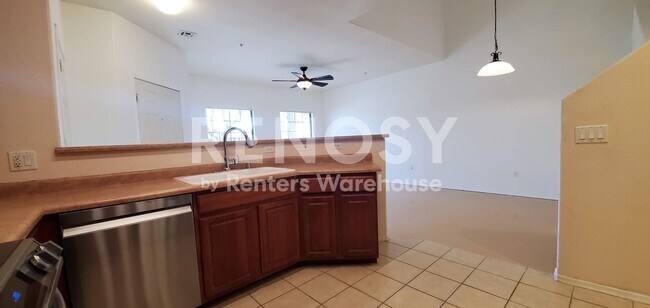 Building Photo - Your Fabulous New Home in North Central Phoenix! 3b 2.5ba