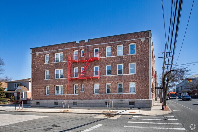 Building Photo - 477 Merrick Rd