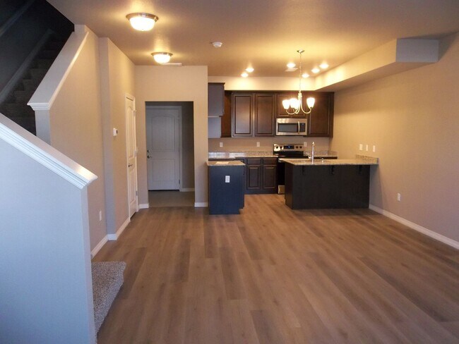 Foto del edificio - Chic Modern Townhouse in Berthoud – Your Dream Home Awaits!