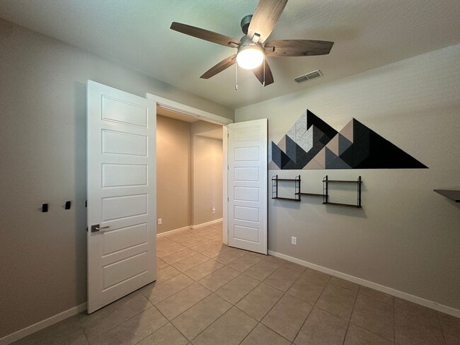 Building Photo - Single Level Home with Split Floor Plan, D...