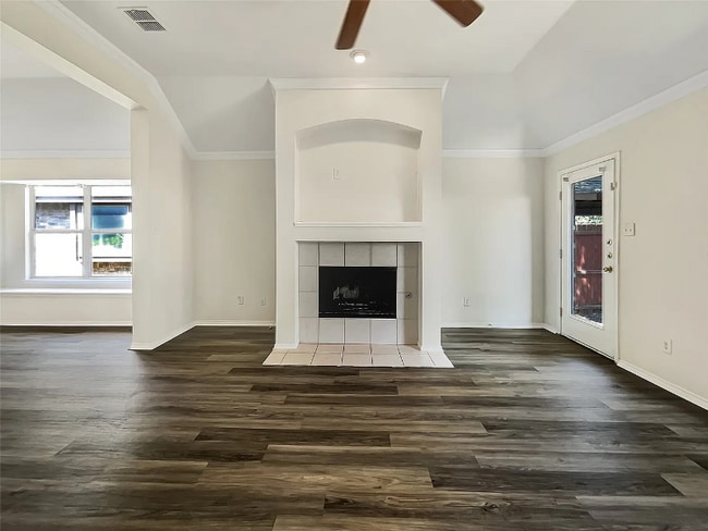 Building Photo - 1123 Elmbrook Ct