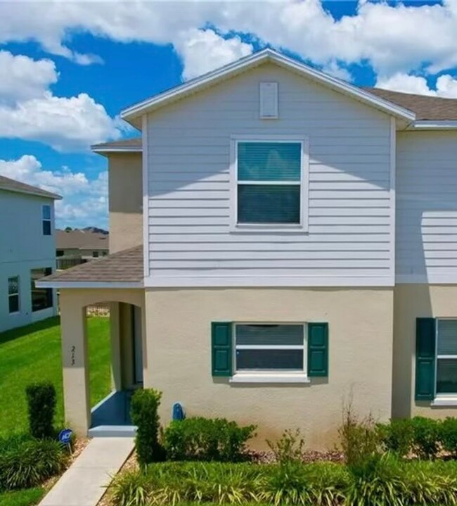 Building Photo - Beautiful 3-bedroom, 2.5-bath townhome in ...