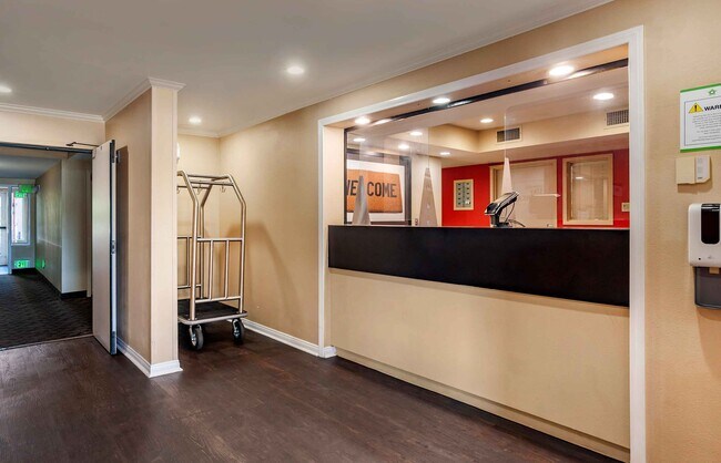 Building Photo - Furnished Studio-Los Angeles - Monrovia