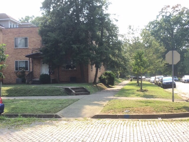 Frente del edificio - 1201 7th St