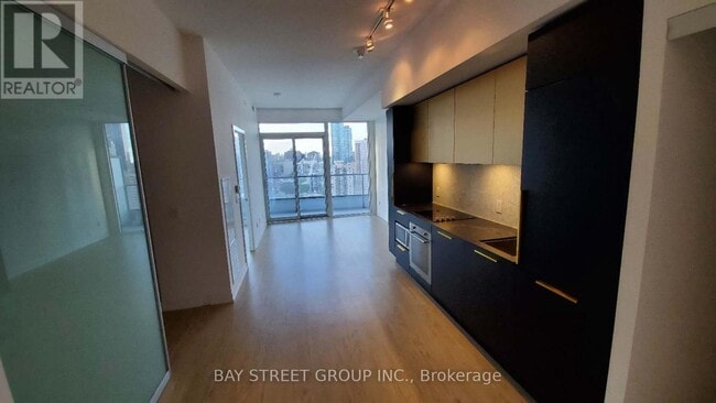 Building Photo - 85 Wood St