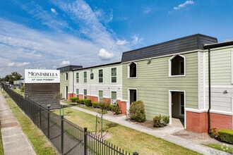 Building Photo - Montabella at Oak Forest