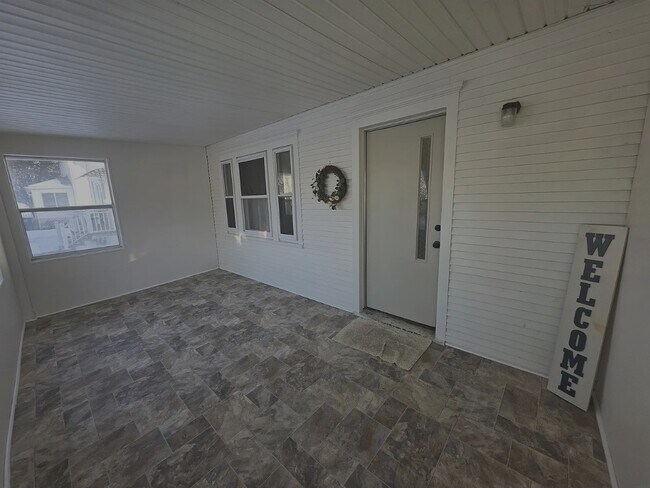 Foto del edificio - 1134 Bertch Ave