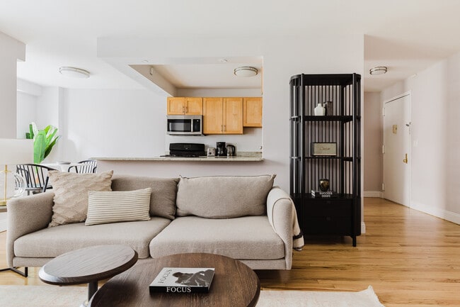 Foto del edificio - 50 W 97th St