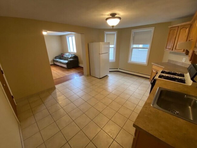 Building Photo - 5 Lowden Ave