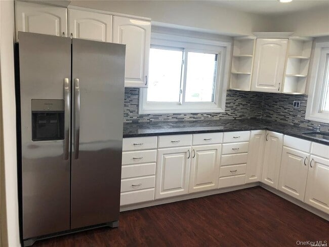 Foto del edificio - 77 Nassau Ln