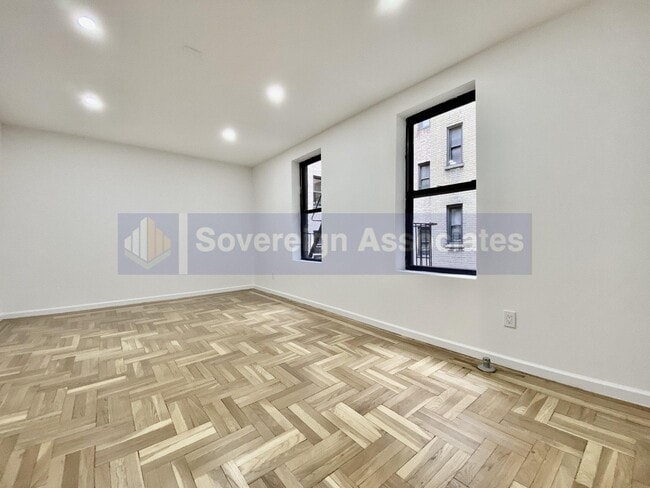 Foto del edificio - 590 Fort Washington Ave
