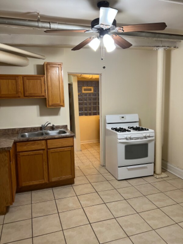 Foto del edificio - 7959 S Burnham Ave