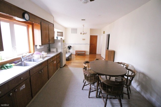 Foto del edificio - 32 Winship St