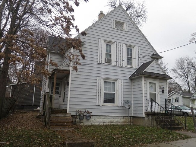Building Photo - 457 Fernando St NE