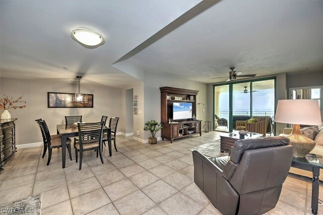 Foto del edificio - 980 Cape Marco Dr