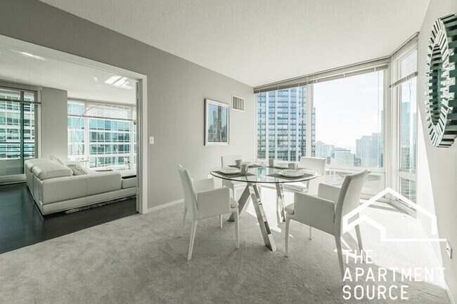 Foto del edificio - 345 E Ohio St