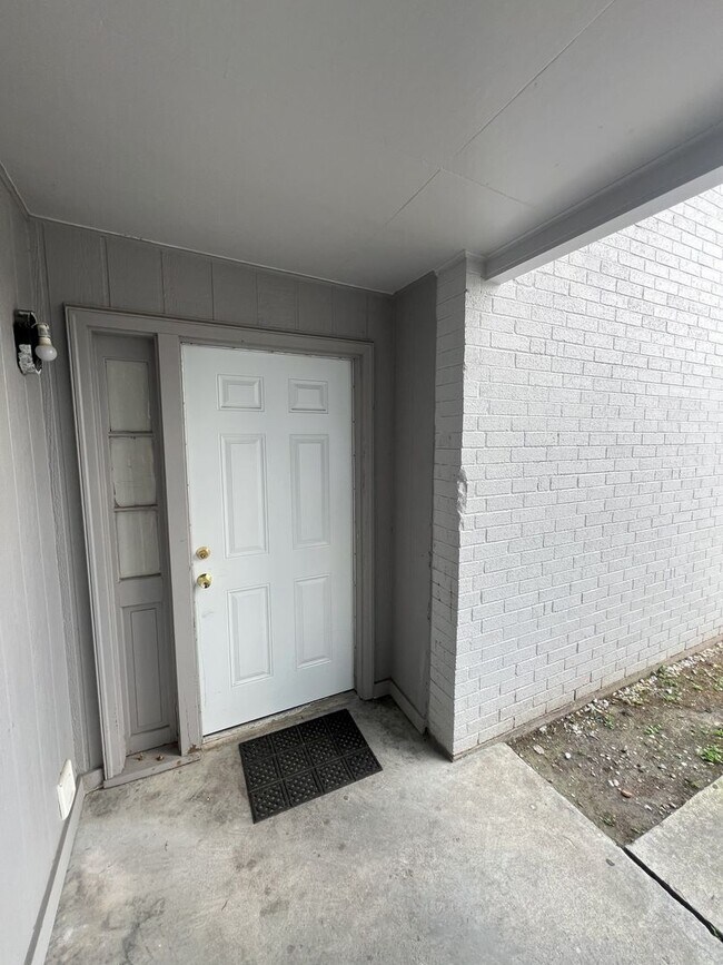 Foto del edificio - Must See! 1 bedroom, 1 bath apartment on H...