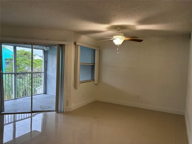 Foto del edificio - 2662 SE 19th Ct