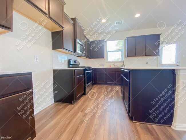 Foto del edificio - 3 br, 2.5 bath House - 12010 Corsicana Trl