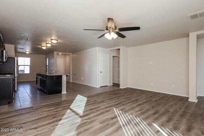 Foto del edificio - 16191 W Winslow Dr