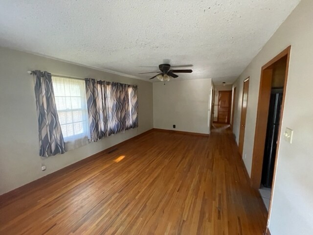 Building Photo - 1507 N Gow St