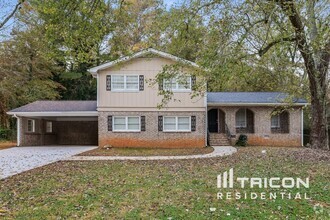 Building Photo - 401 Barbashela Dr