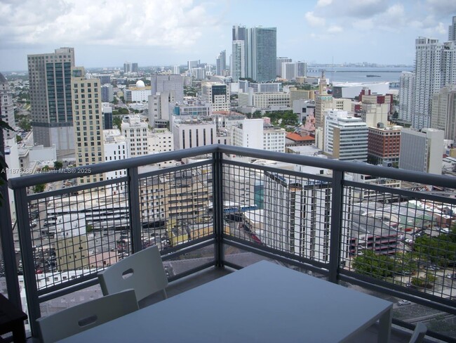 Building Photo - 350 S Miami Ave