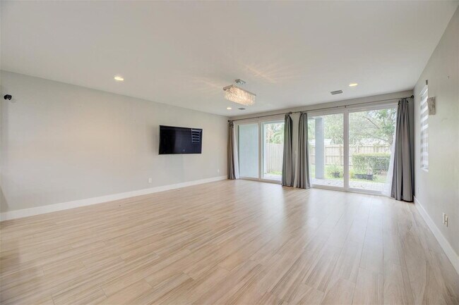 Foto del edificio - 619 SW 17th St