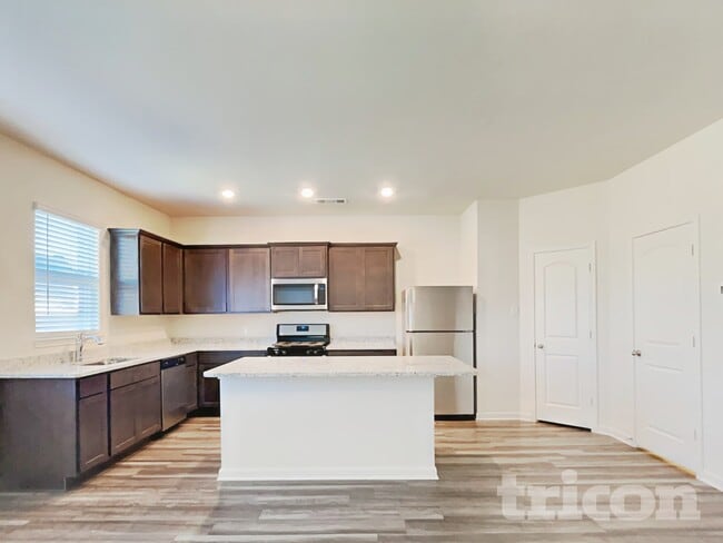 Building Photo - 837 Mallorie Ln