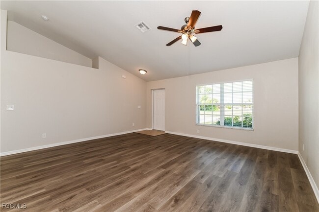 Foto del edificio - 349 SW 28th Pl