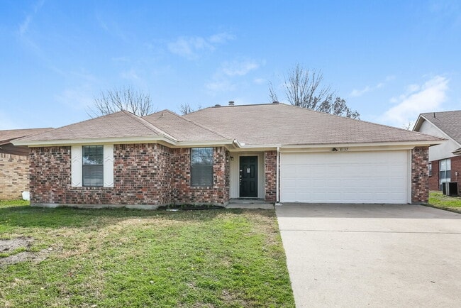 Building Photo - 8137 Camelot Rd