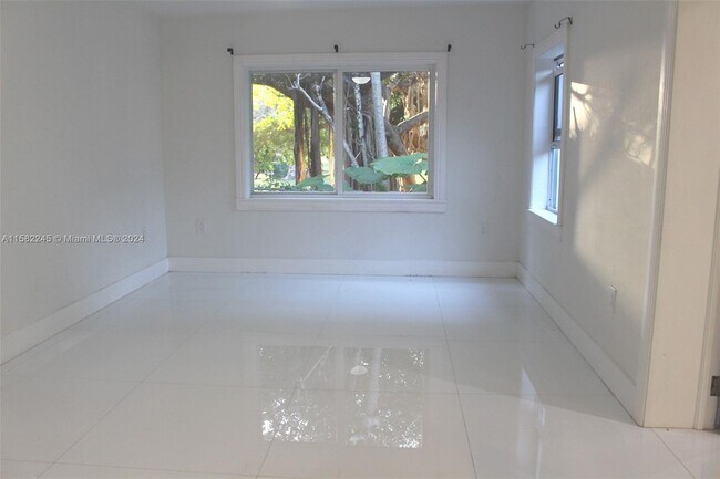 Foto del edificio - 4091 Matheson Ave