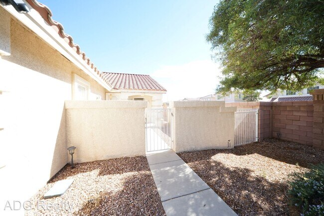 Building Photo - 3 br, 2 bath House - 7678 Glorietta Bay Ct...