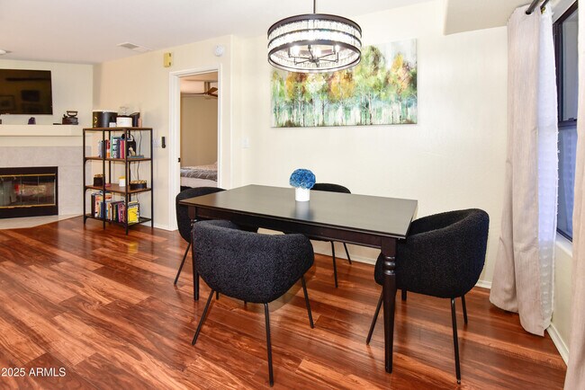 Foto del edificio - 14910 N Kings Way