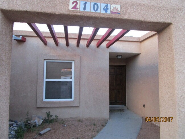 Building Photo - Rio Rancho 3-4 BR 1915 SF 2B 2CG