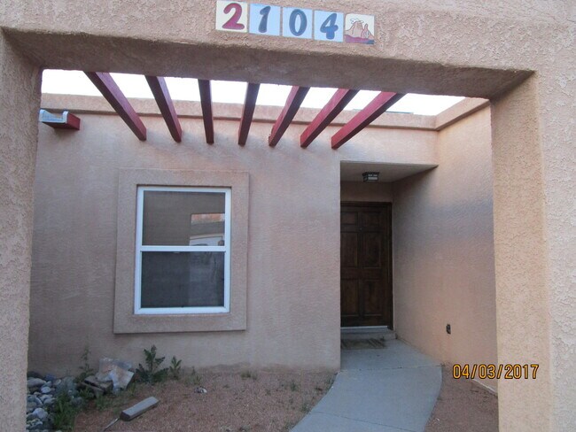 Foto del edificio - Rio Rancho 3-4 BR 1915 SF 2B 2CG