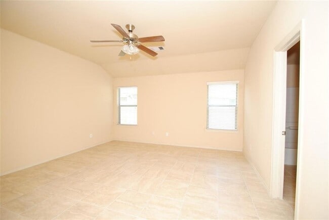 Building Photo - 2703 Alvar Dr