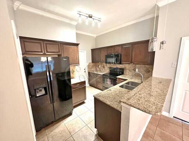 Foto del edificio - AVAILABLE MID MAY; APPLY TODAY ON OUR WEBSITE!!!