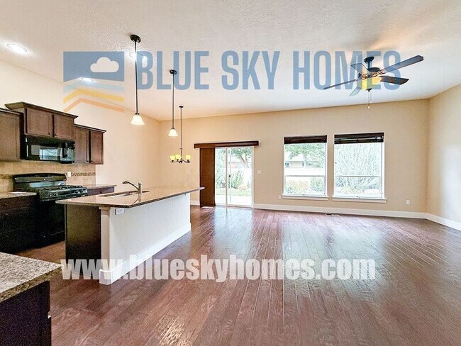 Foto del edificio - 5678 N Armstrong Ave