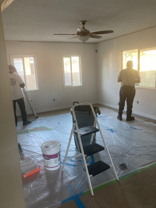 Building Photo - 521 S Essey Ave