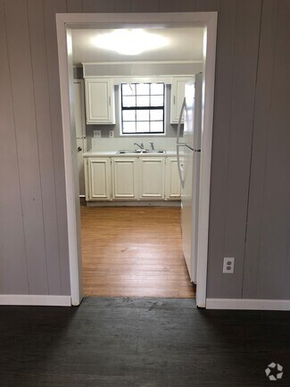 Building Photo - 426 Mt Auburn Ave