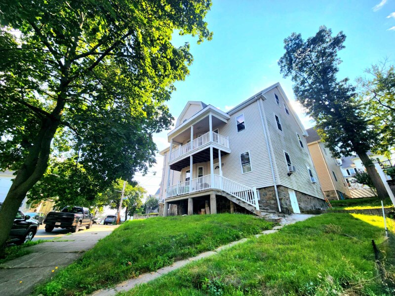 5 Gleason St Unit 2, Malden, MA 02148 Room for Rent in Malden, MA