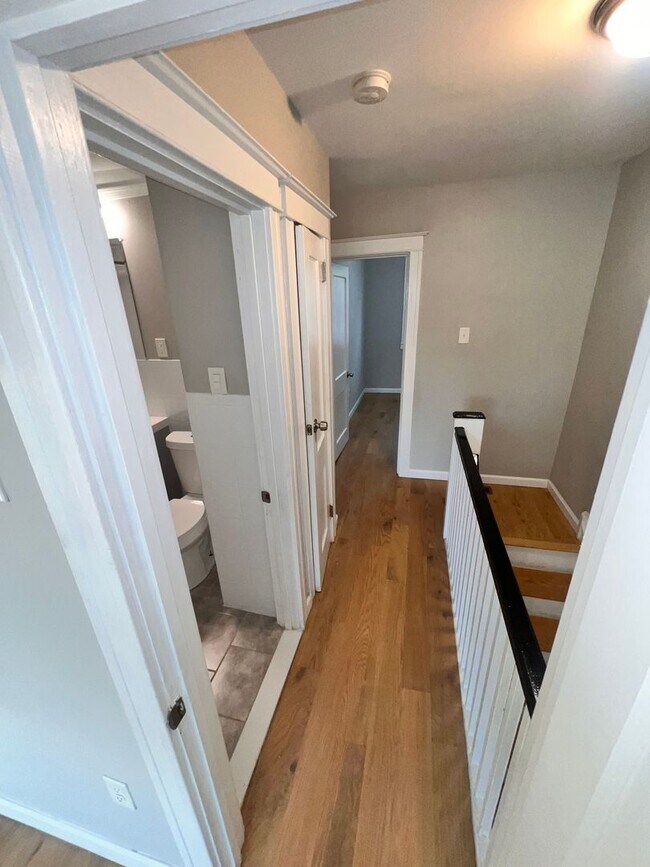 Foto del edificio - 5618 Elmwood Ave