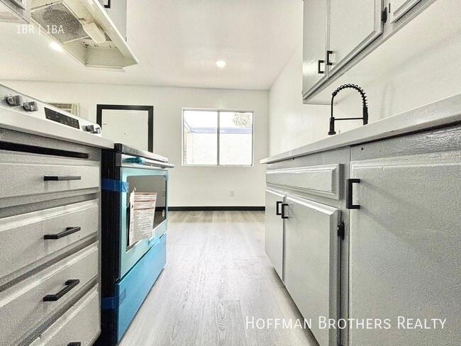 Foto del edificio - 8204 Langdon Ave