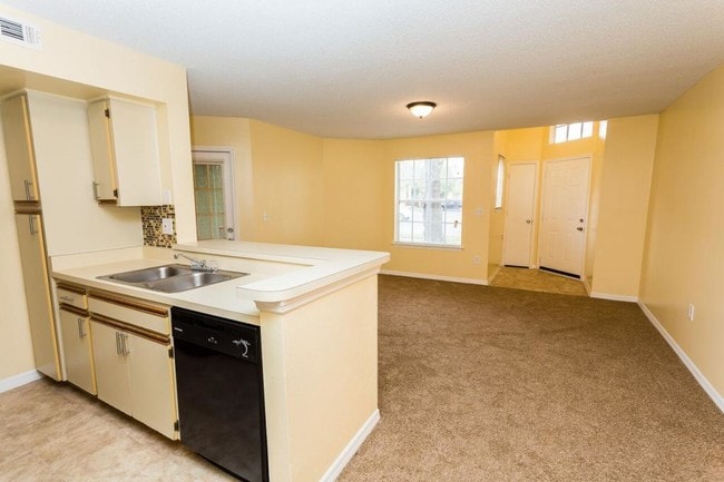 Building Photo - 441 Fountainhead Cir