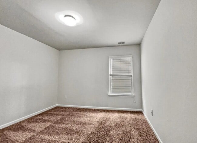 Building Photo - 5535 Union Pointe Pl