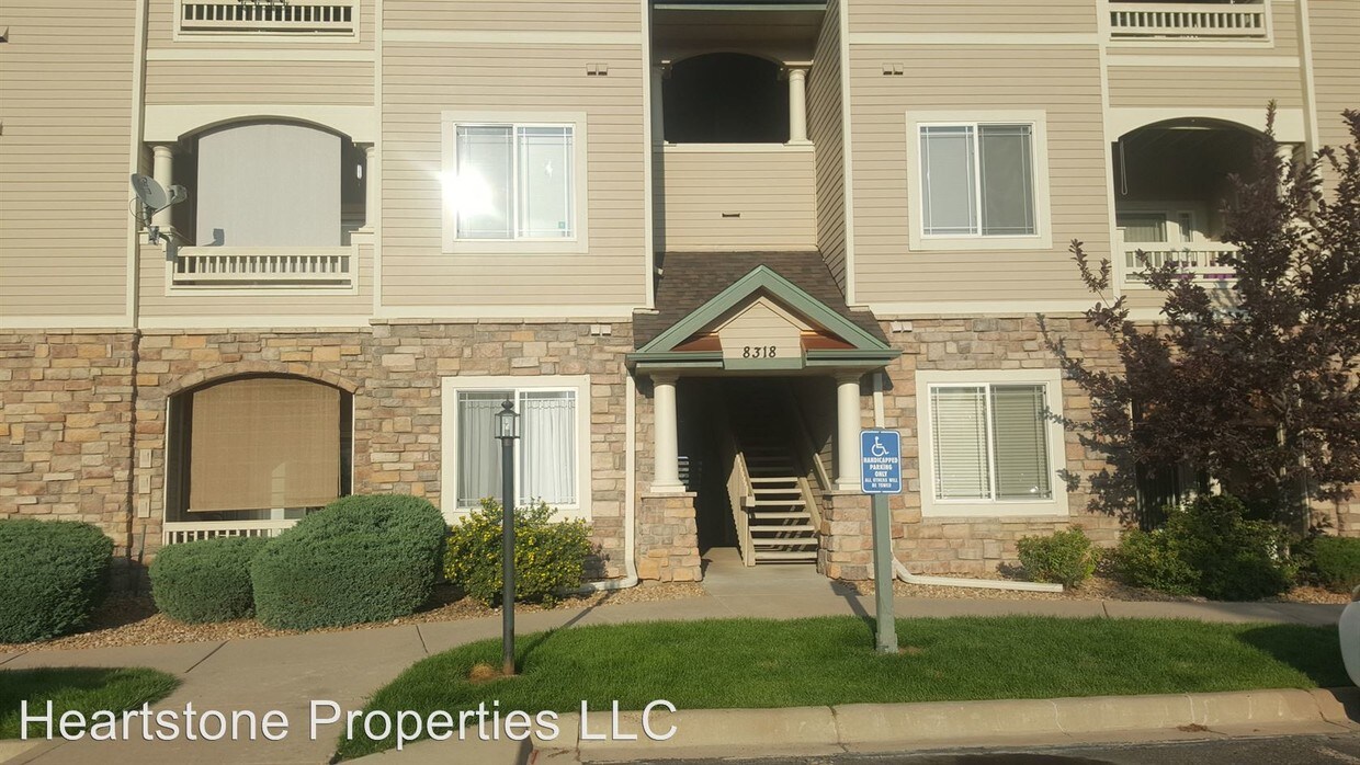 8318 S Independence Cir, Littleton, CO 80128 House Rental in
