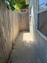 Building Photo - 1609-1611 Gundry Ave