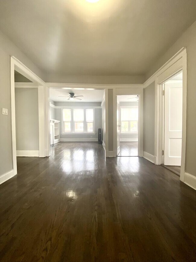 Foto del edificio - 1251 W Rosemont Ave